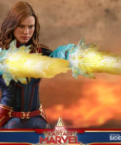 Avengers Earth's Heroes Captain Marvel Deluxe Version Sixth Scale Figure By Hot Toys Captain Marvel - Movie Masterpiece Series